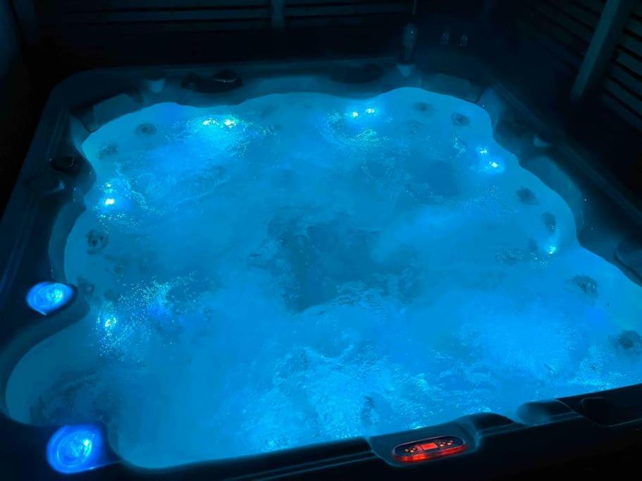 Mysigt Hus Med Natur & Jacuzzi I Olofstorp Гьотеборг Екстериор снимка