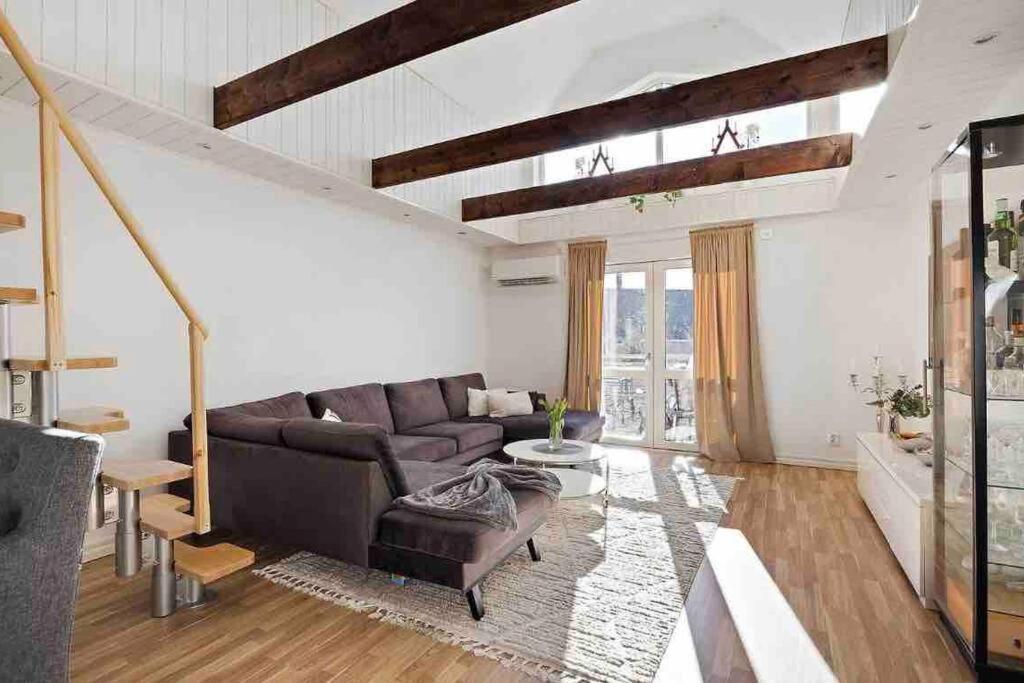 Mysigt Hus Med Natur & Jacuzzi I Olofstorp Гьотеборг Екстериор снимка
