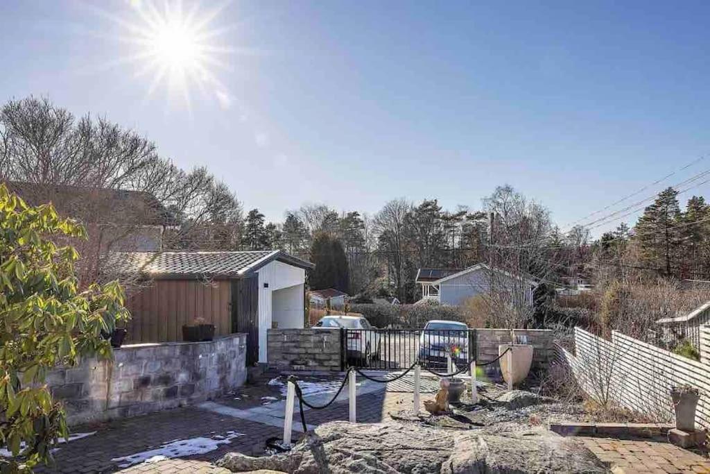 Mysigt Hus Med Natur & Jacuzzi I Olofstorp Гьотеборг Екстериор снимка