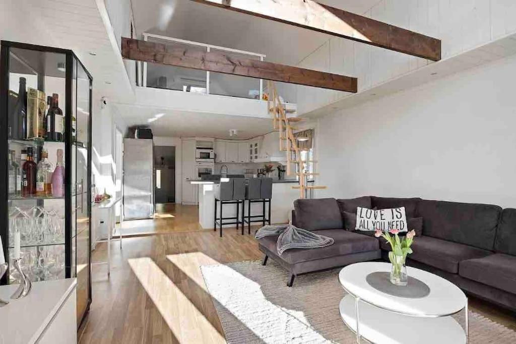 Mysigt Hus Med Natur & Jacuzzi I Olofstorp Гьотеборг Екстериор снимка